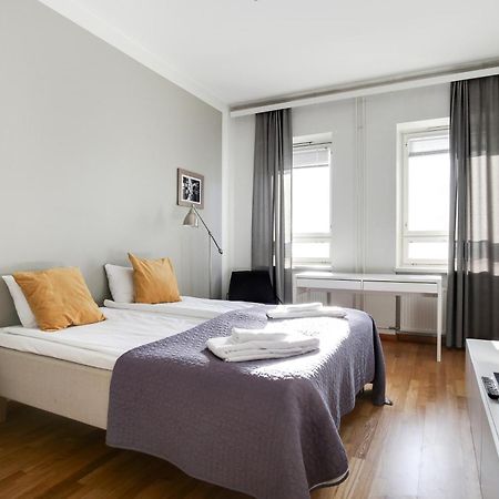 Kotimaailma Apartments Kamppi - 2Br In The City Center With Code Lock 헬싱키 외부 사진