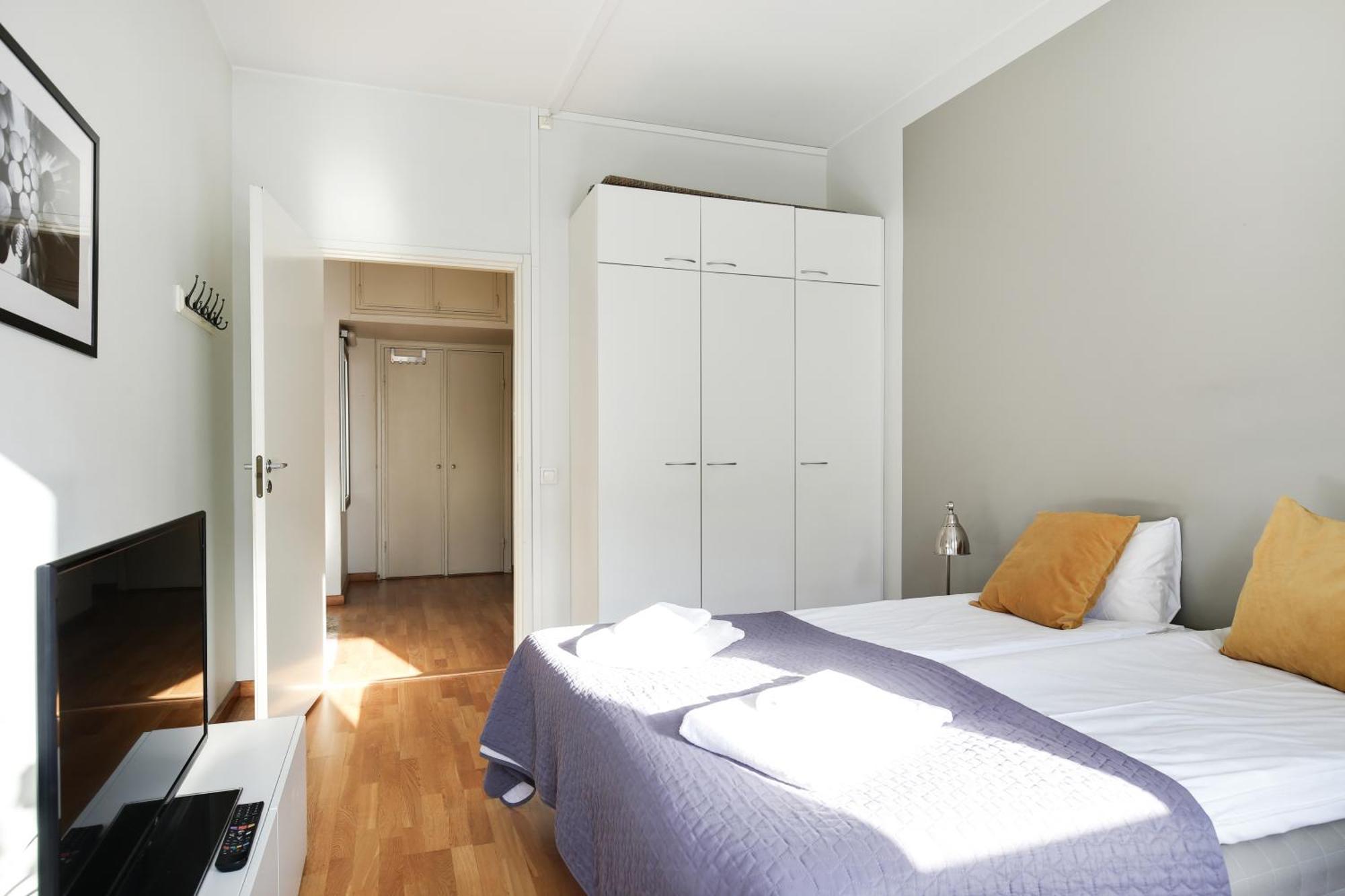 Kotimaailma Apartments Kamppi - 2Br In The City Center With Code Lock 헬싱키 외부 사진