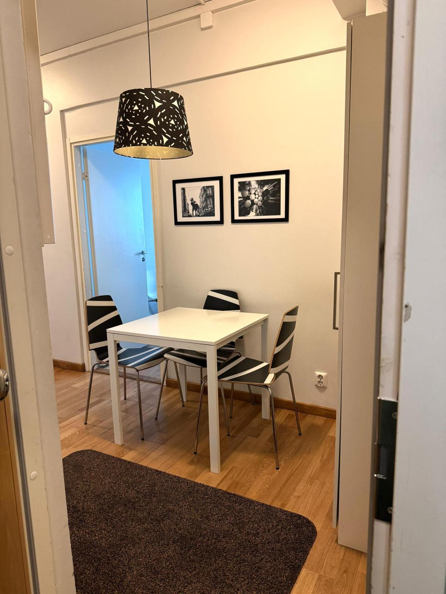 Kotimaailma Apartments Kamppi - 2Br In The City Center With Code Lock 헬싱키 외부 사진