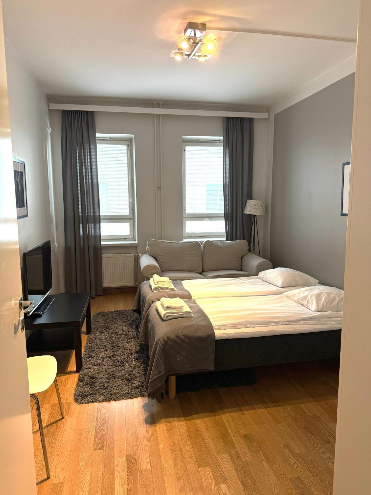 Kotimaailma Apartments Kamppi - 2Br In The City Center With Code Lock 헬싱키 외부 사진
